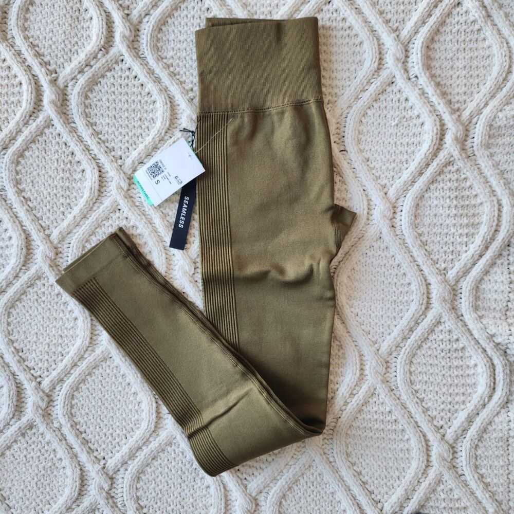 NWT Forever 21 Active Seamless High Rise Leggings Size Small – Olive Green
